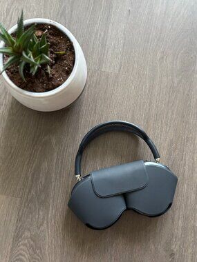 Apple Airpod Max USB-C  in Midnight Blue with Smart Case